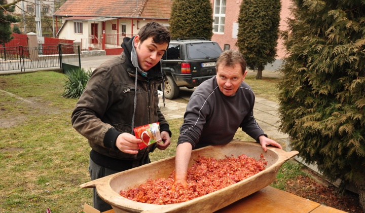 Foto z fašiangovej zabíjačky 2016